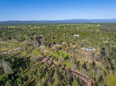 View/Area - 21235 Albatross Way, Redding, CA 96003 photo 5 of 8