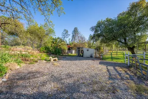 Exterior - 21235 Albatross Way, Redding, CA 96003 photo 19 of 30