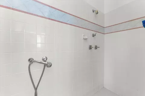 Bath - 21235 Albatross Way, Redding, CA 96003 photo 2 of 4