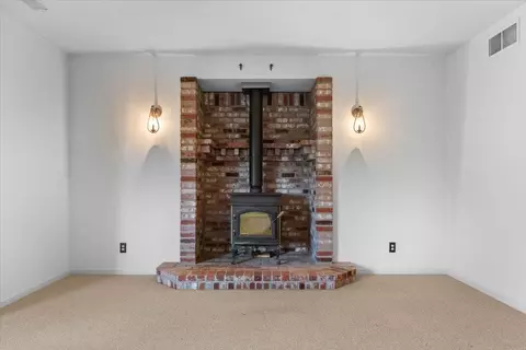 Living - 21235 Albatross Way, Redding, CA 96003 photo 2 of 5