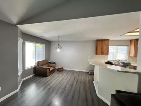 Living - 5509 Mill Pond Ln, Redding, CA 96001 photo 2 of 2