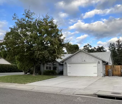 5509 Mill Pond Ln, Redding, CA 96001