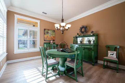 Dining - 1300 Jen Ct, Redding, CA 96001 photo 1 of 3