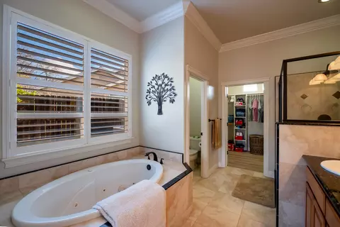 Bath - 1300 Jen Ct, Redding, CA 96001 photo 1 of 3