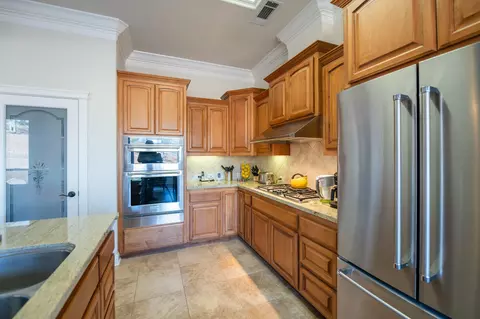 Kitchen - 1300 Jen Ct, Redding, CA 96001 photo 2 of 4