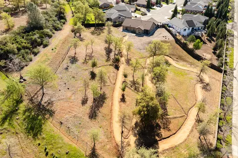 View/Area - 1300 Jen Ct, Redding, CA 96001 photo 1 of 4