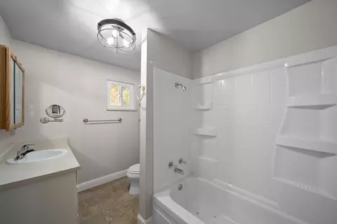 Bath - 2890 Silver St, Anderson, CA 96007 photo 1 of 1