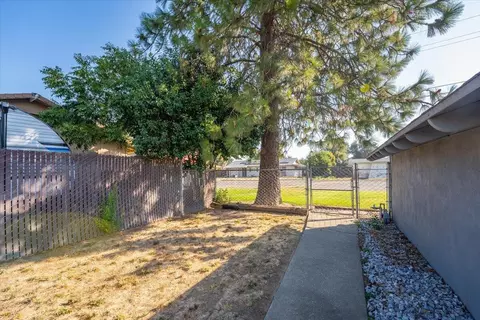 Exterior - 350 La Bray Ave, Red Bluff, CA 96080 photo 14 of 19