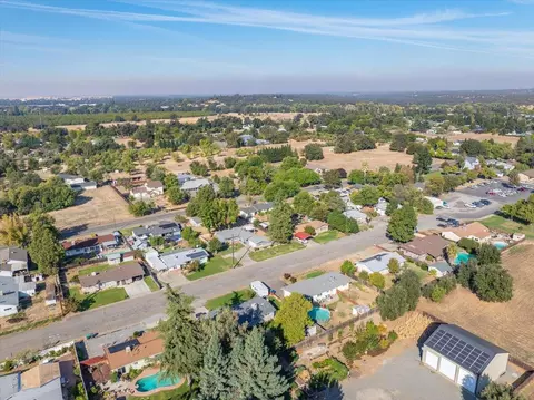View/Area - 350 La Bray Ave, Red Bluff, CA 96080 photo 7 of 8