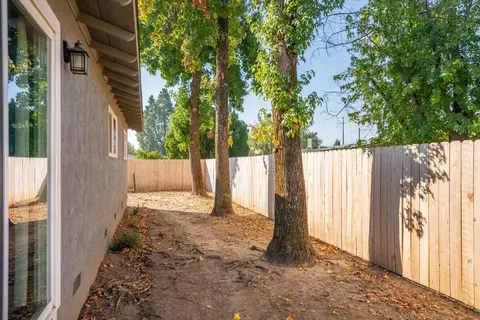 Exterior - 350 La Bray Ave, Red Bluff, CA 96080 photo 16 of 19
