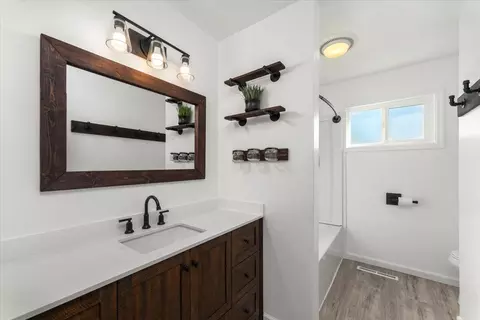 Bath - 350 La Bray Ave, Red Bluff, CA 96080 photo 1 of 4
