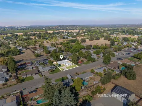 View/Area - 350 La Bray Ave, Red Bluff, CA 96080 photo 2 of 8