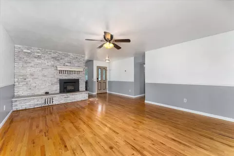 Living - 350 La Bray Ave, Red Bluff, CA 96080 photo 3 of 3