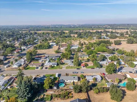 View/Area - 350 La Bray Ave, Red Bluff, CA 96080 photo 6 of 8