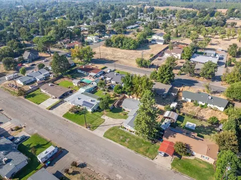 View/Area - 350 La Bray Ave, Red Bluff, CA 96080 photo 4 of 8