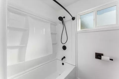 Bath - 350 La Bray Ave, Red Bluff, CA 96080 photo 2 of 4