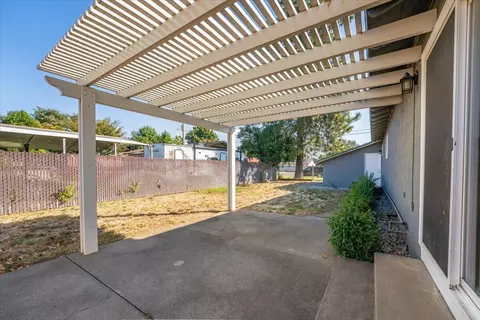 Exterior - 350 La Bray Ave, Red Bluff, CA 96080 photo 12 of 19