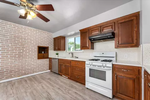 Kitchen - 350 La Bray Ave, Red Bluff, CA 96080 photo 2 of 3