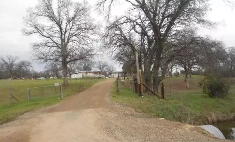 8971 Old Oregon Trl, Redding, CA 96002