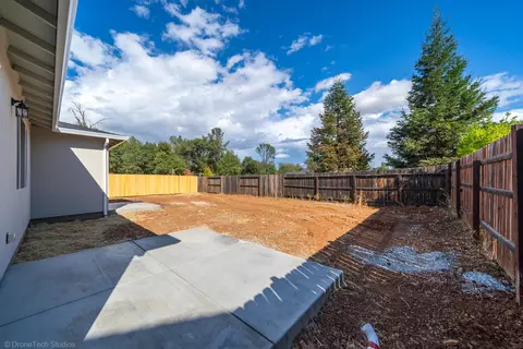 4697 Lofty Oak Dr, Redding, CA 96002 photo 24