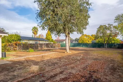 1820 Dakota Way, Redding, CA 96003 photo 34