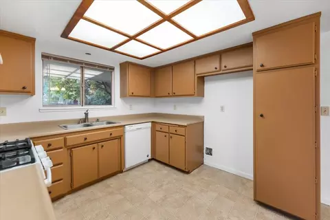 1820 Dakota Way, Redding, CA 96003 photo 12