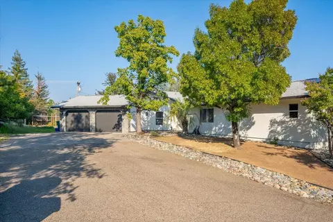 2365 Howard Dr, Redding, CA 96001