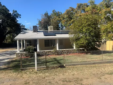 1410 Diamond St, Anderson, CA 96007