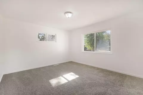 Bedroom - 2163 Sycamore Dr, Redding, CA 96001 photo 4 of 7