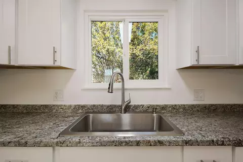 Kitchen - 2163 Sycamore Dr, Redding, CA 96001 photo 3 of 4
