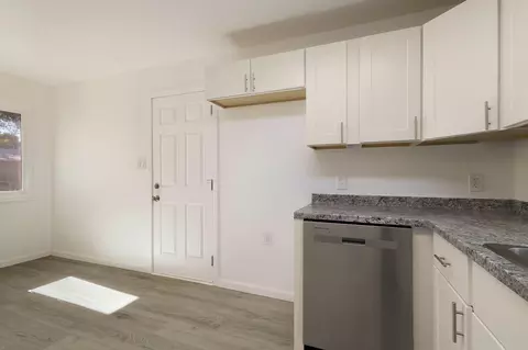 Kitchen - 2163 Sycamore Dr, Redding, CA 96001 photo 4 of 4