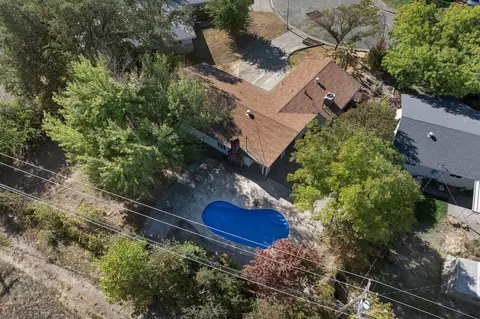 View/Area - 2163 Sycamore Dr, Redding, CA 96001 photo 3 of 7