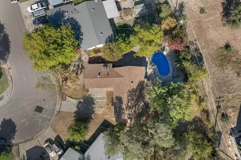 View/Area - 2163 Sycamore Dr, Redding, CA 96001 photo 5 of 7