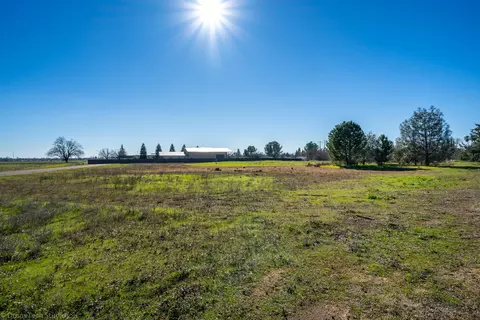 7530 Lockheed Dr, Redding, CA 96002 photo 8