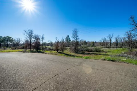 7530 Lockheed Dr, Redding, CA 96002 photo 5