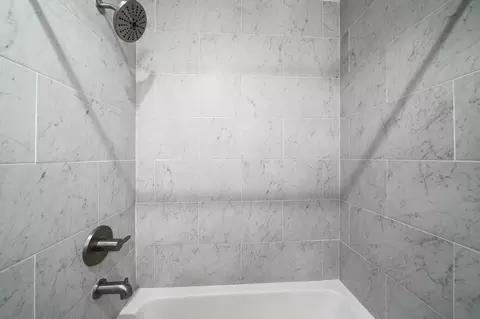 Bath - 2417 Placer St, Redding, CA 96001 photo 3 of 7