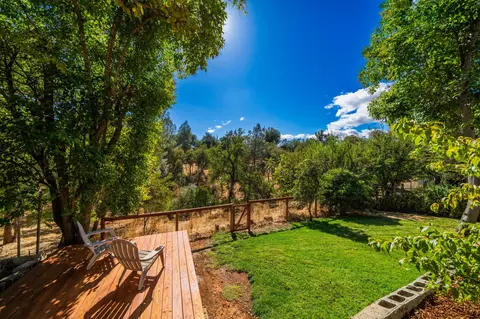 Exterior - 2417 Placer St, Redding, CA 96001 photo 10 of 13