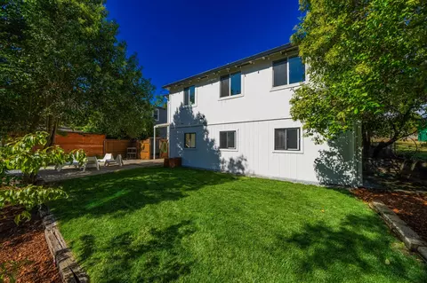 Exterior - 2417 Placer St, Redding, CA 96001 photo 8 of 13
