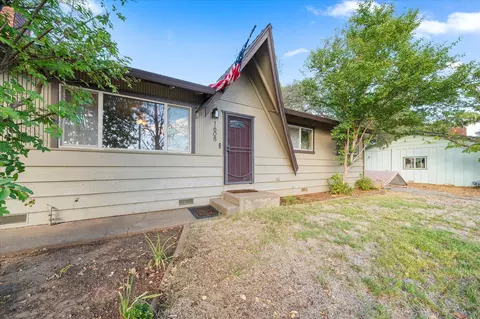 1608 Oakdale Ct, Redding, CA 96002 photo 2