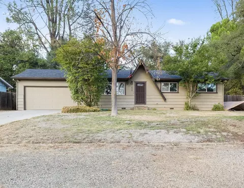 1608 Oakdale Ct, Redding, CA 96002