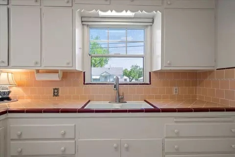 Kitchen - 85 Gurnsey Ave, Red Bluff, CA 96080 photo 2 of 6