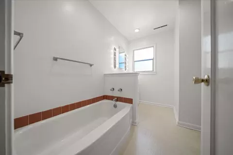 Bath - 85 Gurnsey Ave, Red Bluff, CA 96080 photo 1 of 3