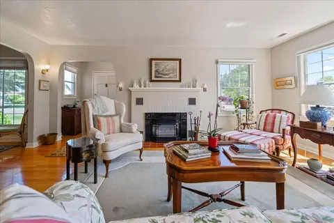 Living - 85 Gurnsey Ave, Red Bluff, CA 96080 photo 2 of 3