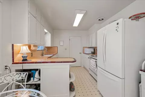 Kitchen - 85 Gurnsey Ave, Red Bluff, CA 96080 photo 4 of 6