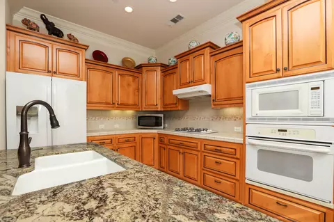 Kitchen - 3875 Mario Ave, Redding, CA 96001 photo 5 of 5