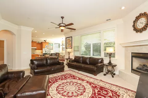 Living - 3875 Mario Ave, Redding, CA 96001 photo 4 of 4