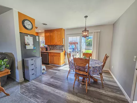 1045 Otis Ct, Red Bluff, CA 96080 photo 2