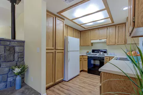 Kitchen - 306 Springer Dr, Redding, CA 96003 photo 1 of 2