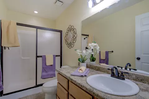 Bath - 306 Springer Dr, Redding, CA 96003 photo 1 of 3