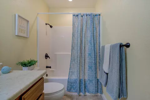 Bath - 306 Springer Dr, Redding, CA 96003 photo 3 of 3